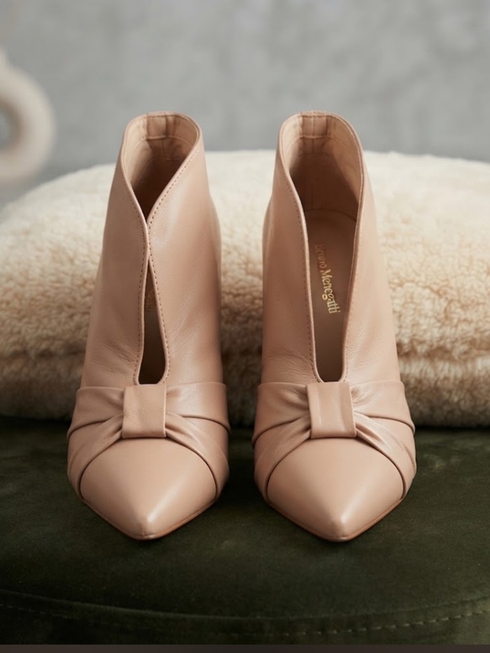 Bruno Menegatti Ruched Bow Detail Bootie Elegant Tan Ankle Boots Size 7